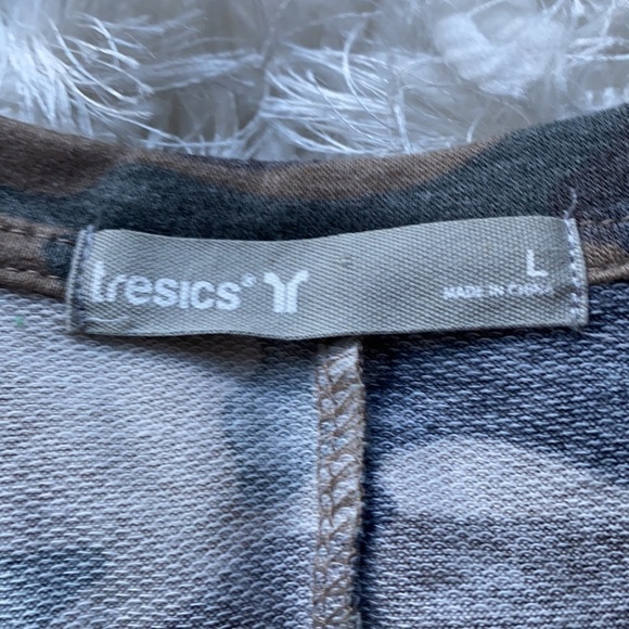 Over-sized Camo Top - Picture 2 of 6